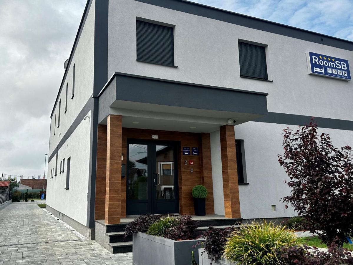 Roomsb Slavonski Brod Exterior photo