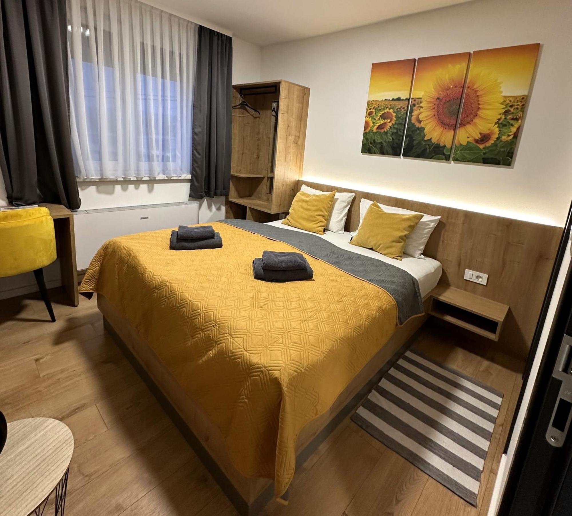 Roomsb Slavonski Brod Exterior photo